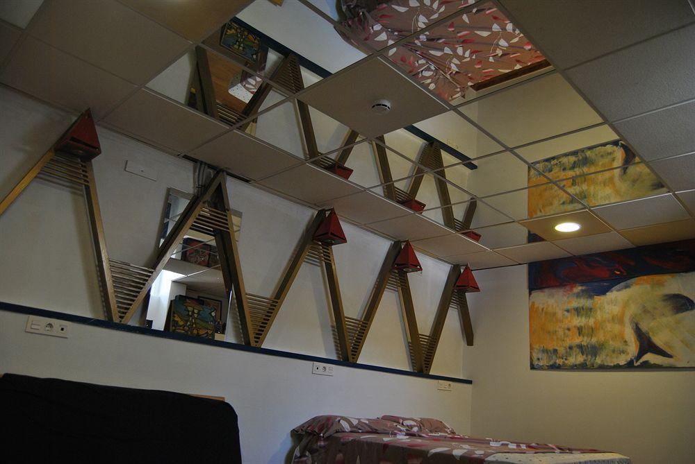 Bed & Breakfast Joy 2*